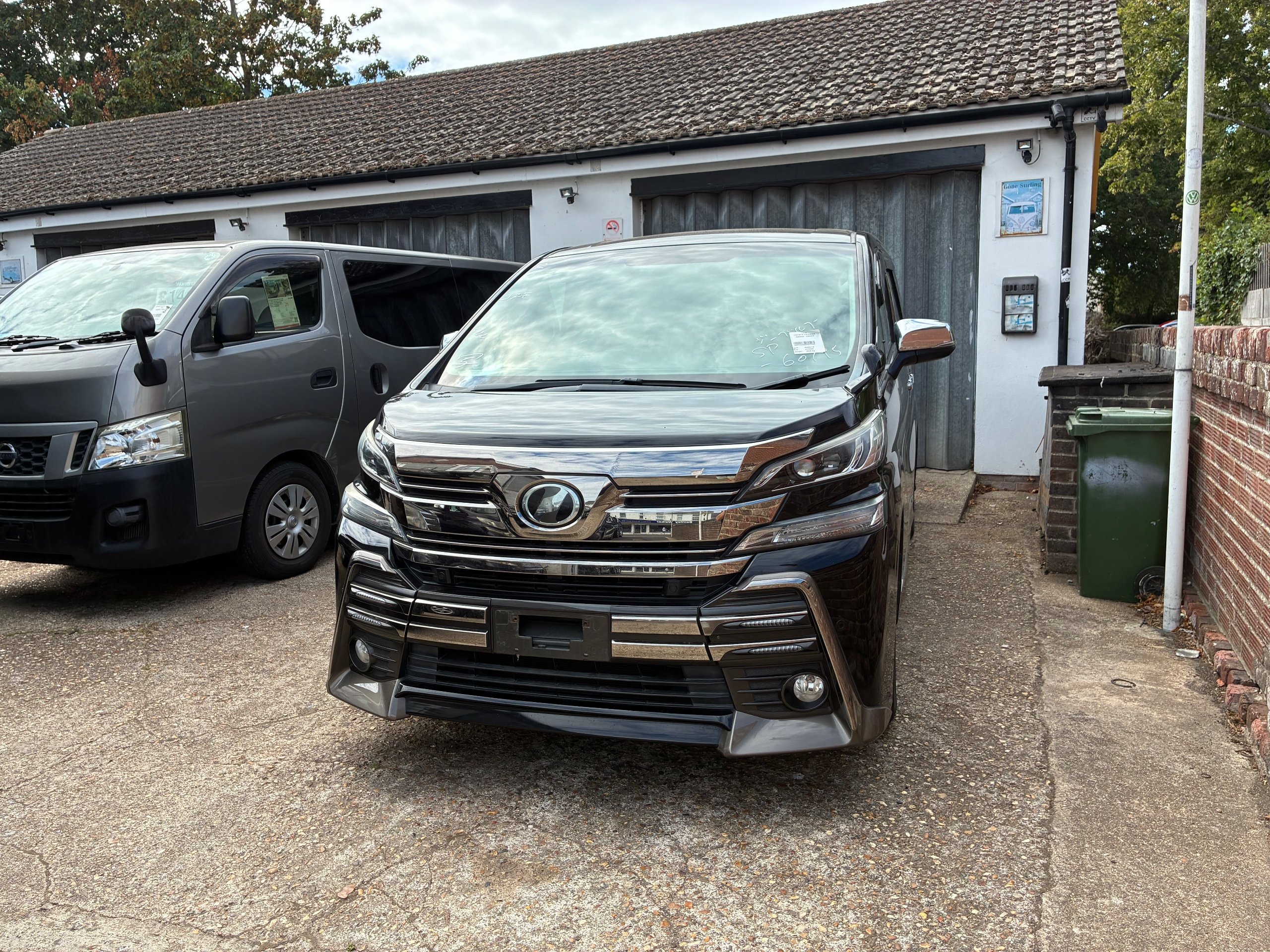 Toyota Vellfire dealer public-web source image