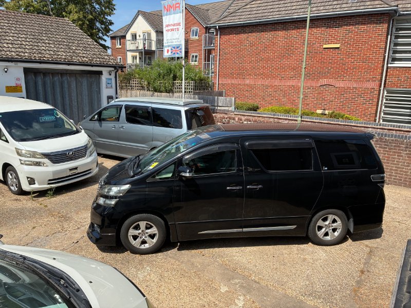 Black 2011 Toyota Vellfire 2.4Z Platinum Selection 2 7 Seater MPV low miles Air conditioning ULEZ Compliant APPLE CARPLAY UK SAT NAV Stereo upgrade in Hayling Island