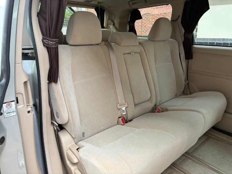 Silver Toyota Vellfire 2.4X Petrol Automatic 8 SEATER AIR CON ULEZ 12 month warranty