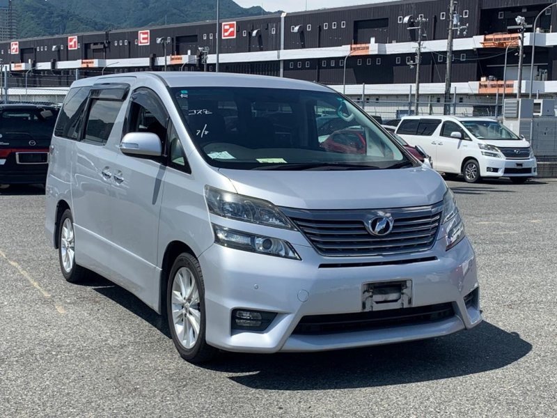 Mewah dan Tangguh: Menilik Toyota Alphard/Velfire Type Z 2009 Bekas dengan Harga Menarik