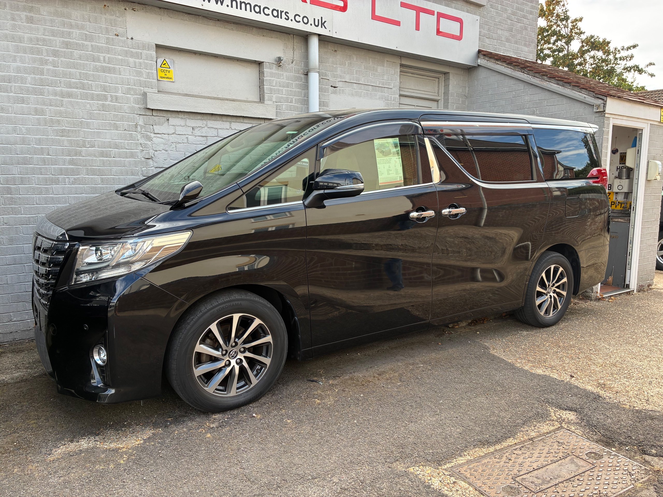 Toyota Alphard listing photo